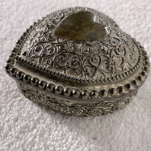 Vintage Silver Plated Zinc Heart Shaped Blue Velour Lined Trinket Box - Picture 7 of 13